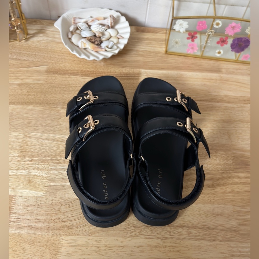 Madden Girl Sprintt Chunky Flat Sandals In Black Size 10 Classic New With Box - Picture 11 of 16
